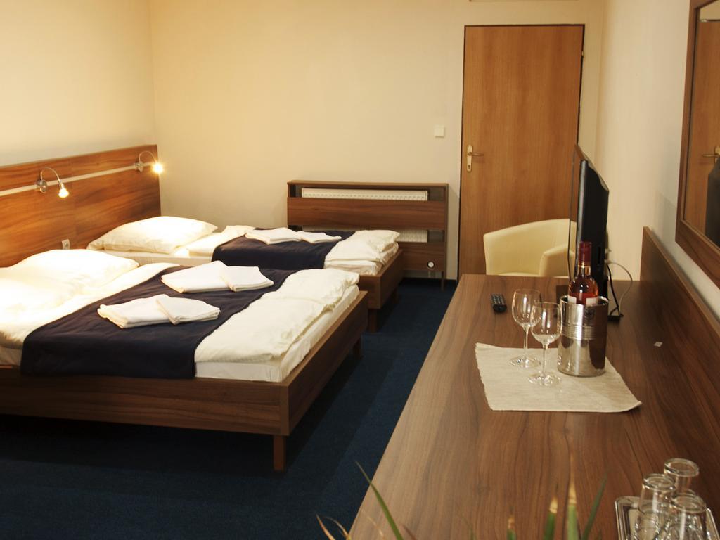Penzion Fortune Dunajska Streda Room photo